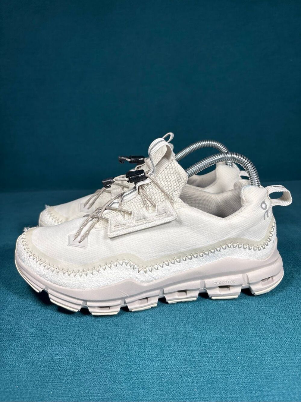 On Cloudaway Womens 8.5 Undyed White Speed Lacing Sneakers Shoes 49.98945
